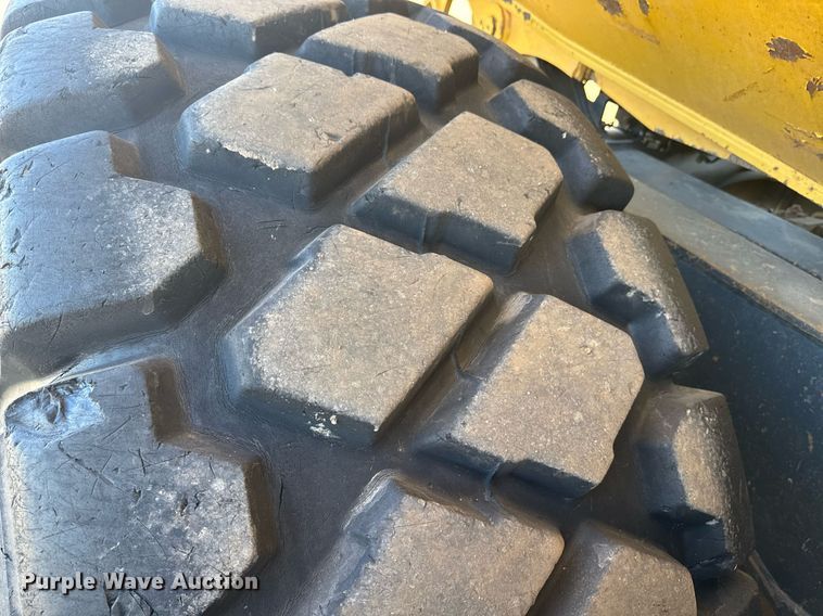 image for item DE2130 2007 Komatsu HM400-2 articulated haul truck