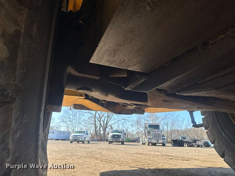 image for item DE2131 2007 Komatsu HM400-2 articulated haul truck