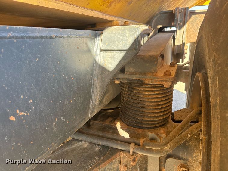 image for item DE2131 2007 Komatsu HM400-2 articulated haul truck