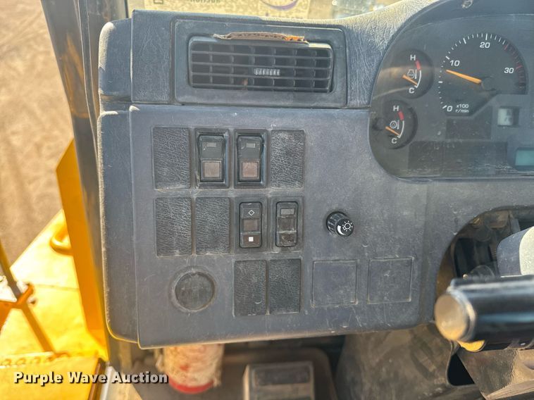 image for item DE2131 2007 Komatsu HM400-2 articulated haul truck