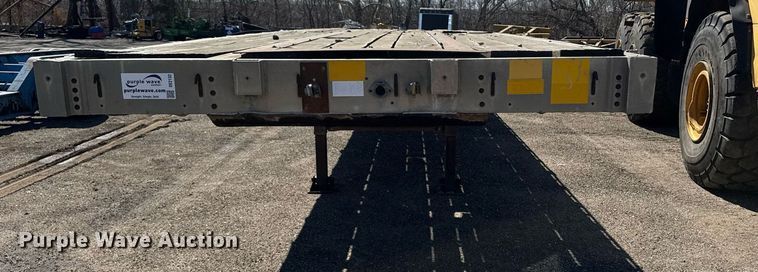 image for item DE2132 1989 Wilson CF-900 flatbed trailer