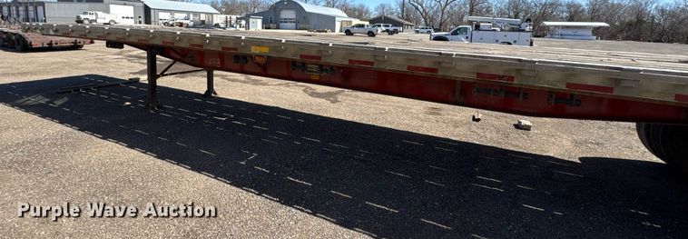 image for item DE2132 1989 Wilson CF-900 flatbed trailer