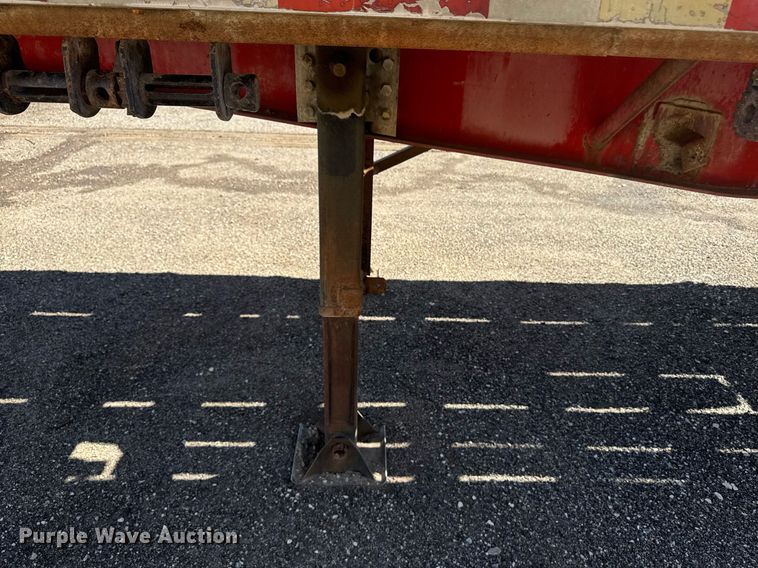 image for item DE2132 1989 Wilson CF-900 flatbed trailer