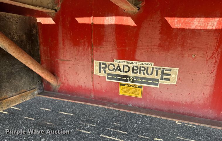 image for item DE2132 1989 Wilson CF-900 flatbed trailer