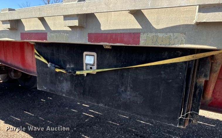 image for item DE2132 1989 Wilson CF-900 flatbed trailer