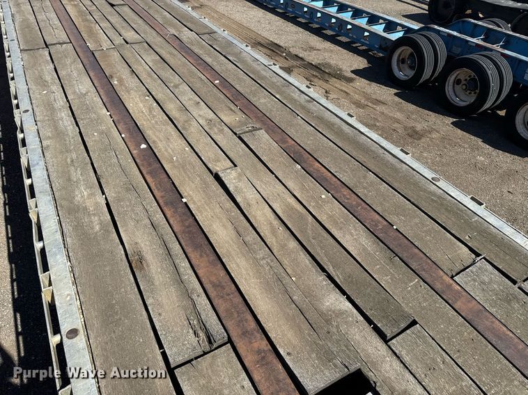 image for item DE2132 1989 Wilson CF-900 flatbed trailer