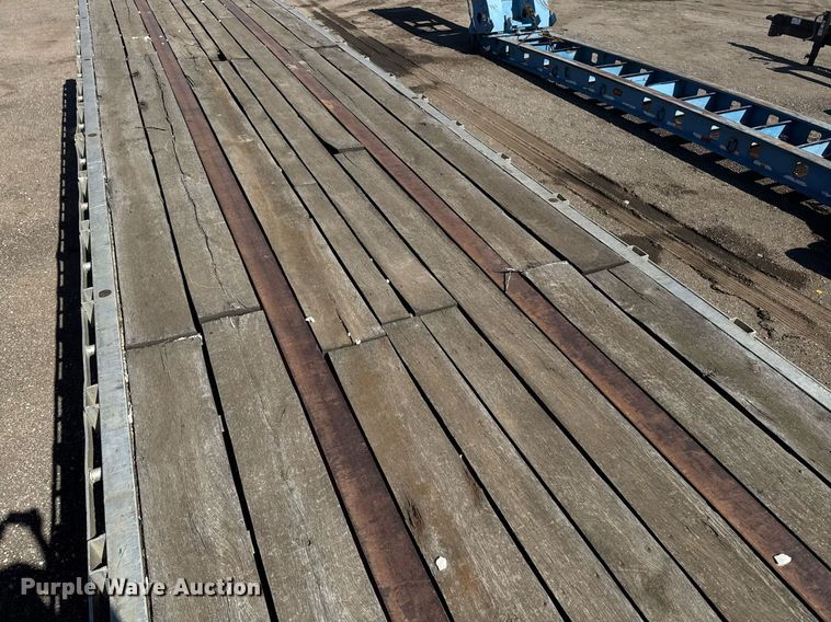 image for item DE2132 1989 Wilson CF-900 flatbed trailer