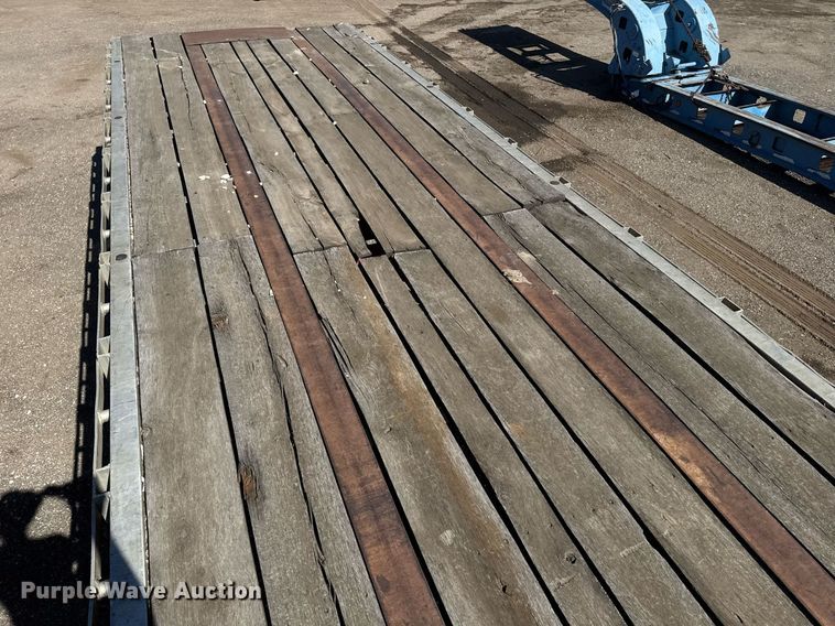 image for item DE2132 1989 Wilson CF-900 flatbed trailer