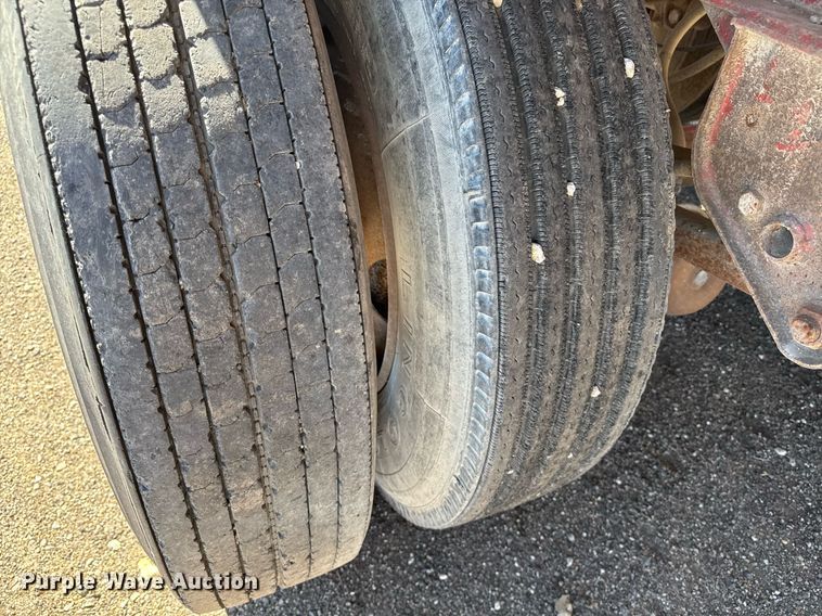 image for item DE2132 1989 Wilson CF-900 flatbed trailer