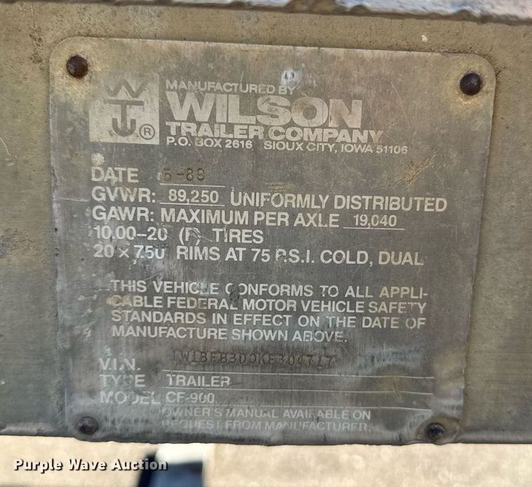 image for item DE2132 1989 Wilson CF-900 flatbed trailer