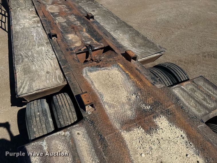 image for item DE2133 1976 Luttig equipment trailer