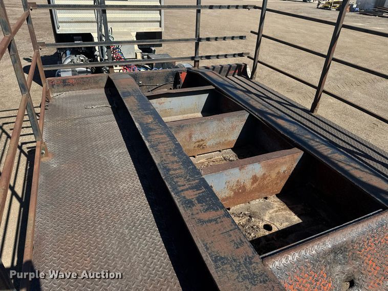 image for item DE2133 1976 Luttig equipment trailer