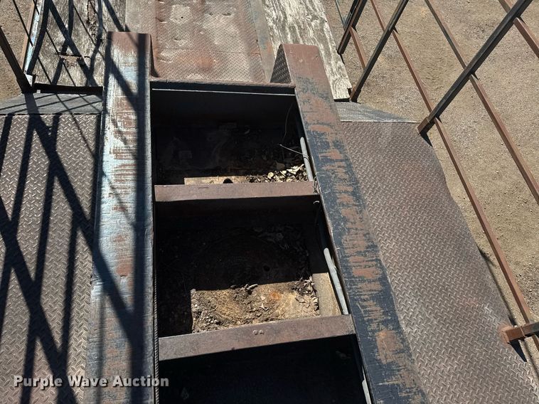 image for item DE2133 1976 Luttig equipment trailer