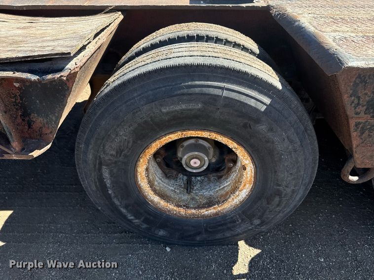 image for item DE2133 1976 Luttig equipment trailer