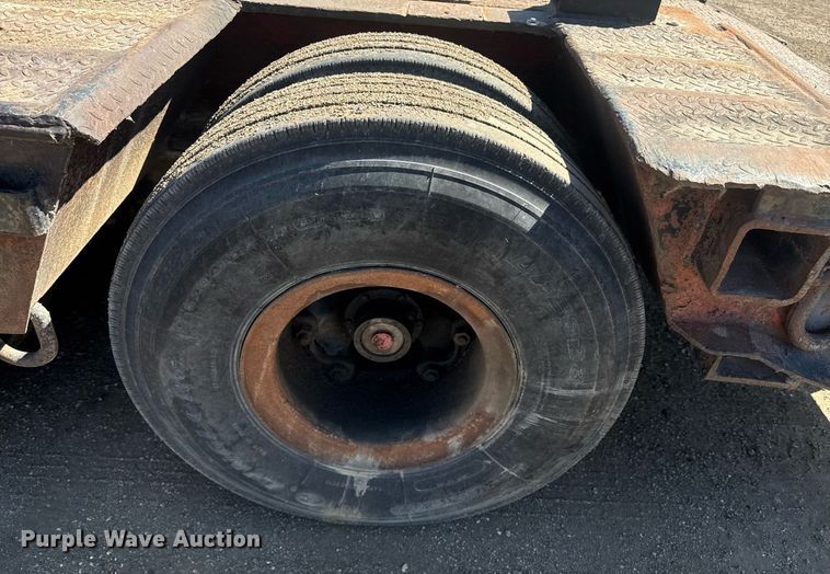 image for item DE2133 1976 Luttig equipment trailer
