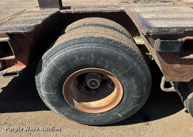 image for item DE2133 1976 Luttig equipment trailer
