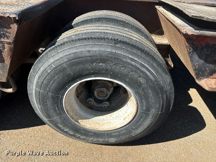 image for item DE2133 1976 Luttig equipment trailer