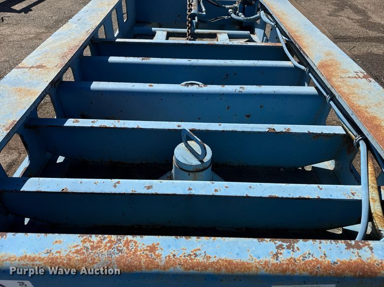 image for item DE2134 1998 Kalyn Siebert TL280 lowboy equipment trailer