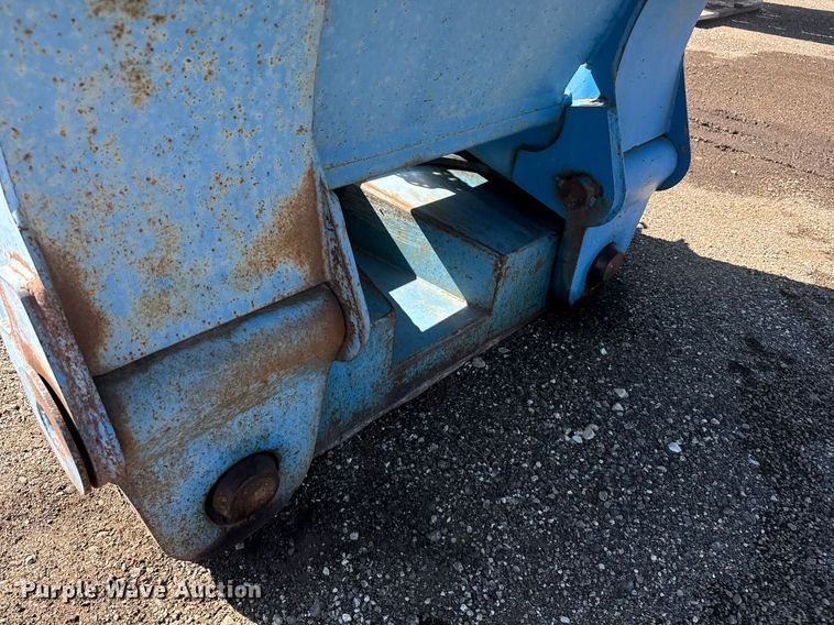 image for item DE2134 1998 Kalyn Siebert TL280 lowboy equipment trailer