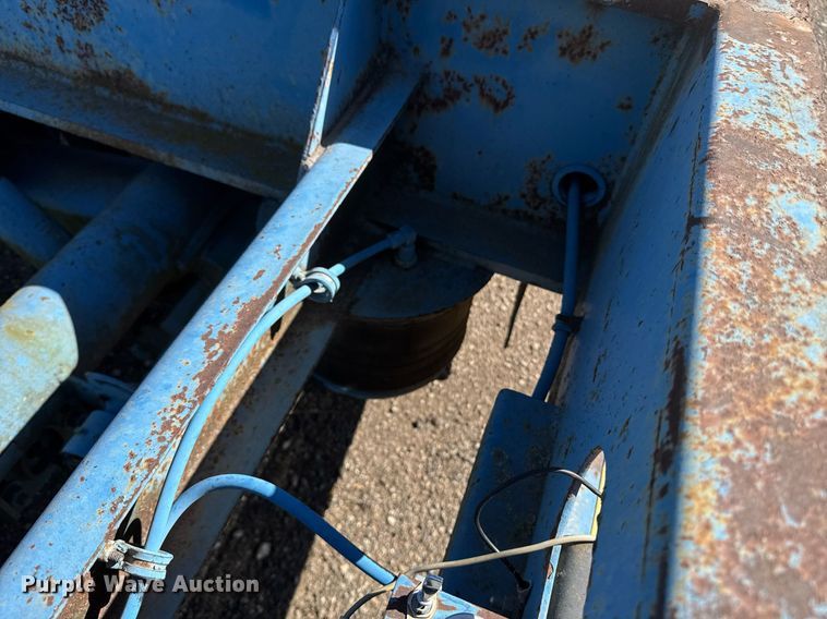 image for item DE2134 1998 Kalyn Siebert TL280 lowboy equipment trailer