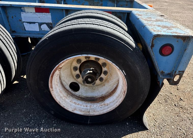 image for item DE2134 1998 Kalyn Siebert TL280 lowboy equipment trailer