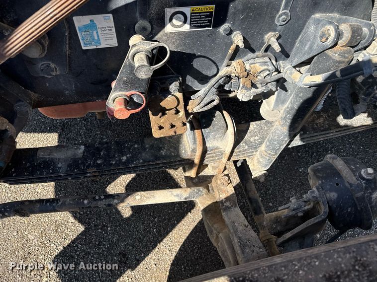 image for item DE2136 2015 Kenworth T800 semi truck