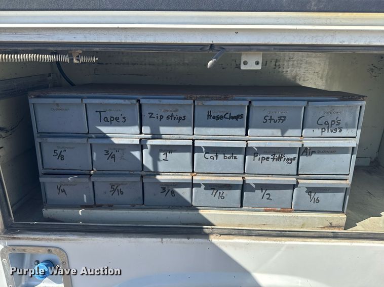 image for item DE2137 2015 Ford F550 Super Duty XL utility / service truck