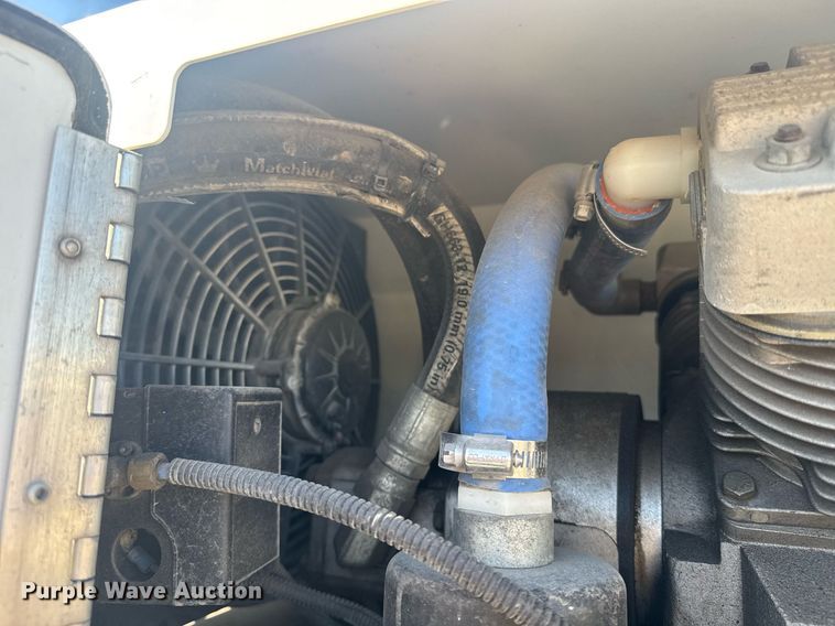 image for item DE2137 2015 Ford F550 Super Duty XL utility / service truck