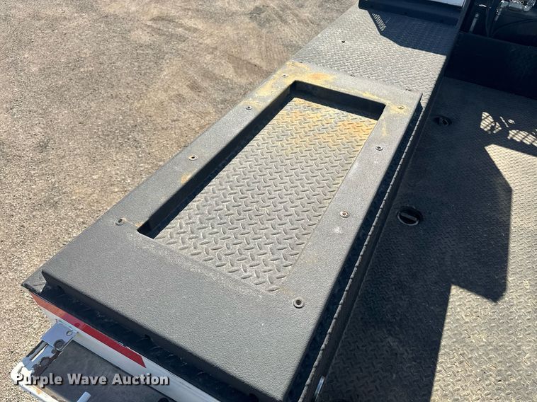 image for item DE2137 2015 Ford F550 Super Duty XL utility / service truck