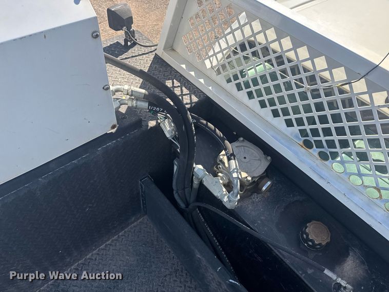 image for item DE2137 2015 Ford F550 Super Duty XL utility / service truck