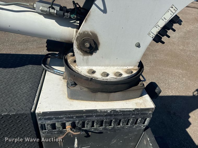 image for item DE2137 2015 Ford F550 Super Duty XL utility / service truck