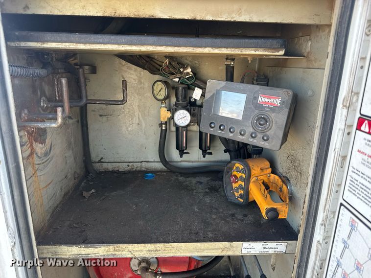 image for item DE2137 2015 Ford F550 Super Duty XL utility / service truck