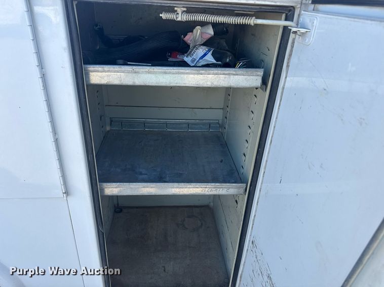 image for item DE2137 2015 Ford F550 Super Duty XL utility / service truck