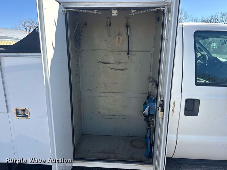 image for item DE2137 2015 Ford F550 Super Duty XL utility / service truck