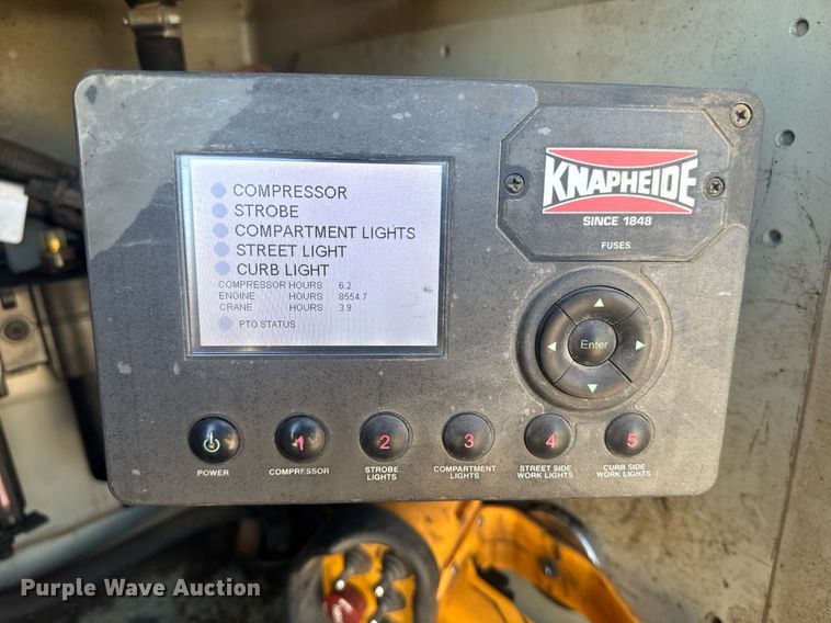 image for item DE2137 2015 Ford F550 Super Duty XL utility / service truck