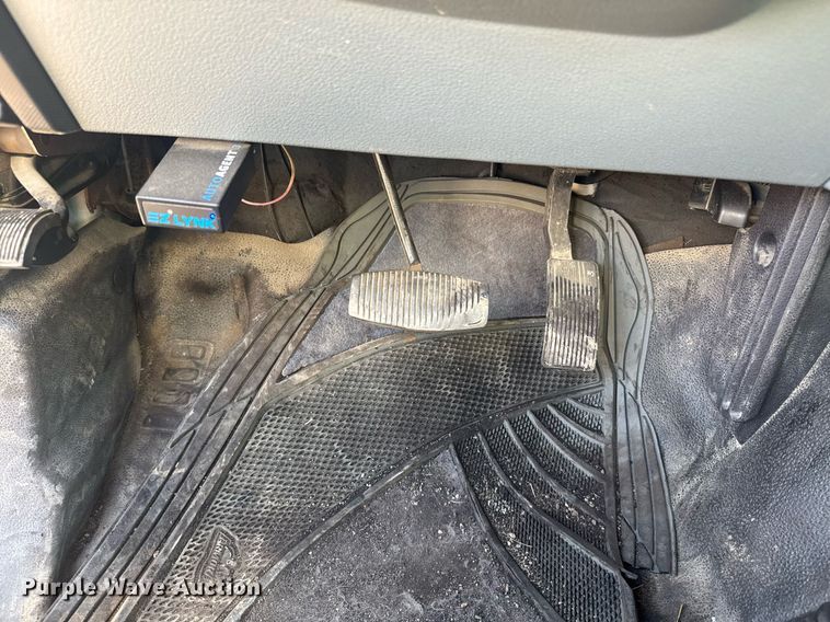 image for item DE2137 2015 Ford F550 Super Duty XL utility / service truck