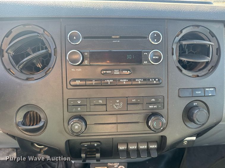 image for item DE2137 2015 Ford F550 Super Duty XL utility / service truck