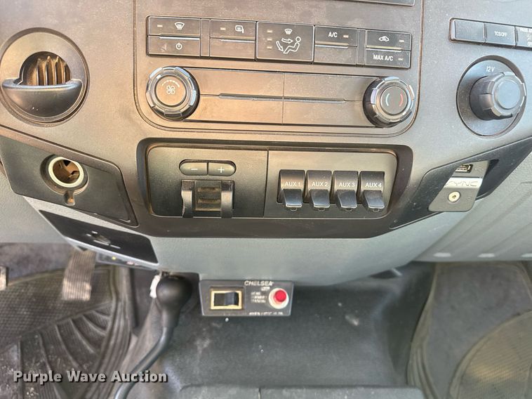 image for item DE2137 2015 Ford F550 Super Duty XL utility / service truck