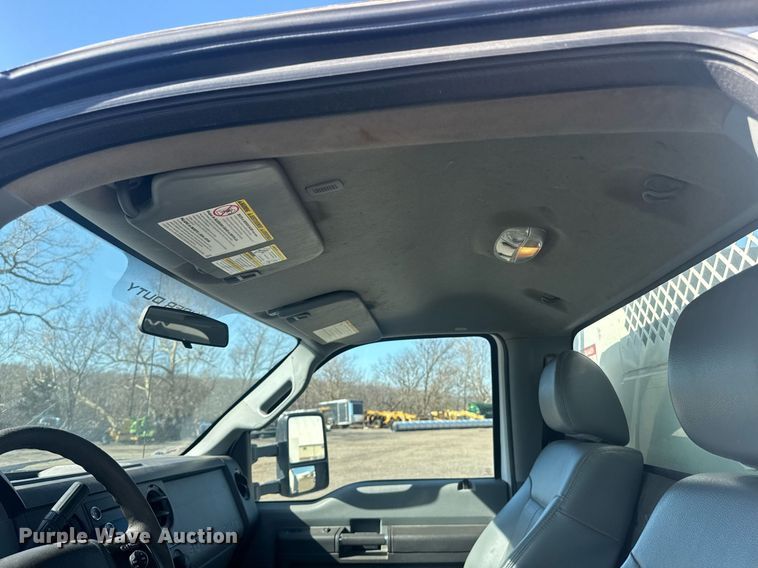 image for item DE2137 2015 Ford F550 Super Duty XL utility / service truck