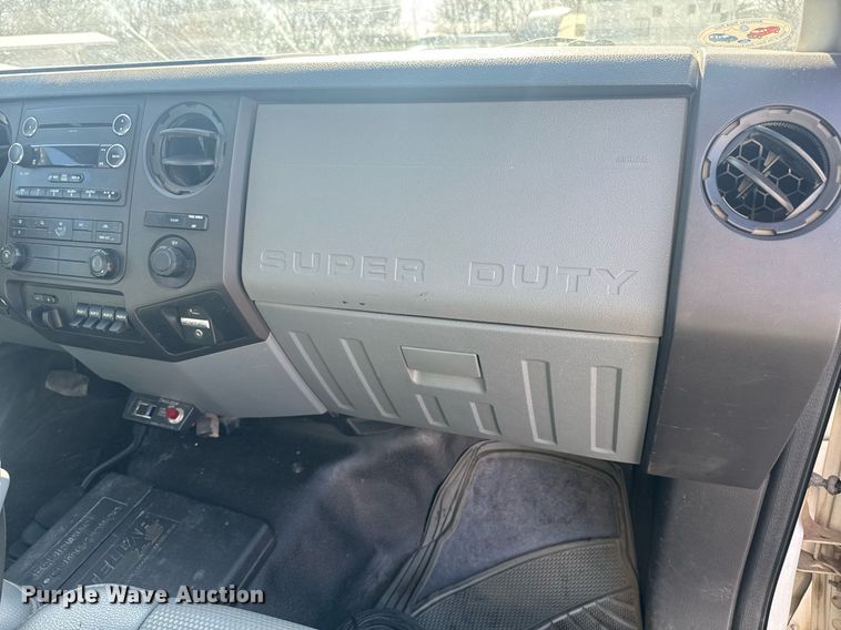 image for item DE2137 2015 Ford F550 Super Duty XL utility / service truck