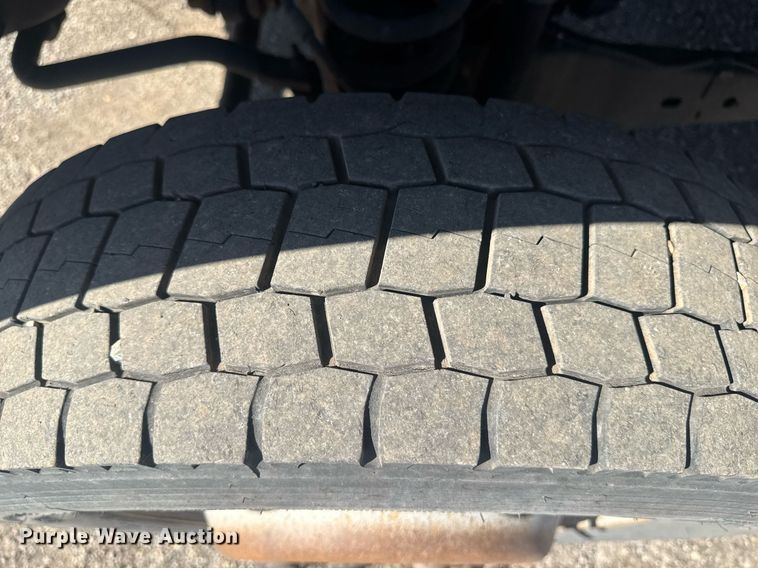 image for item DE2137 2015 Ford F550 Super Duty XL utility / service truck