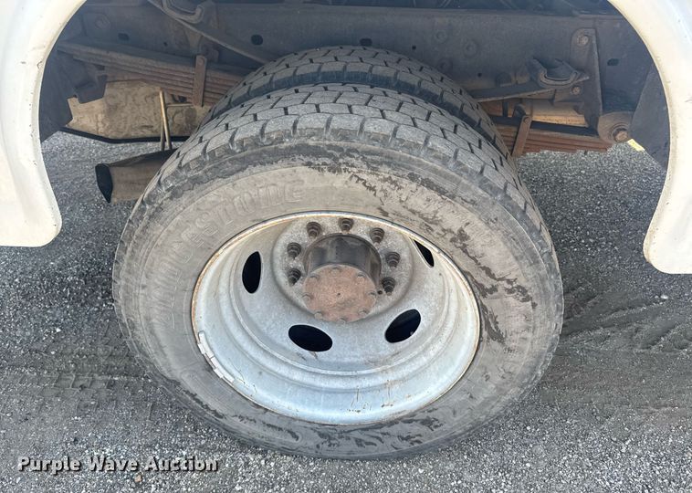 image for item DE2137 2015 Ford F550 Super Duty XL utility / service truck