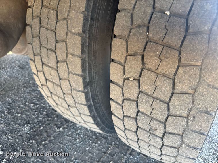 image for item DE2137 2015 Ford F550 Super Duty XL utility / service truck