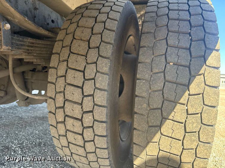 image for item DE2137 2015 Ford F550 Super Duty XL utility / service truck