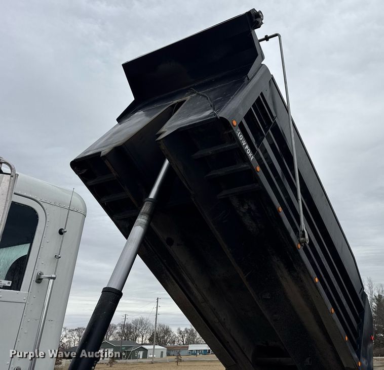 image for item DH9876 1998 Freightliner FLD dump truck