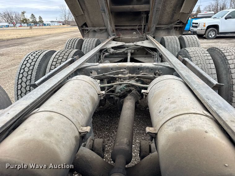 image for item DH9876 1998 Freightliner FLD dump truck