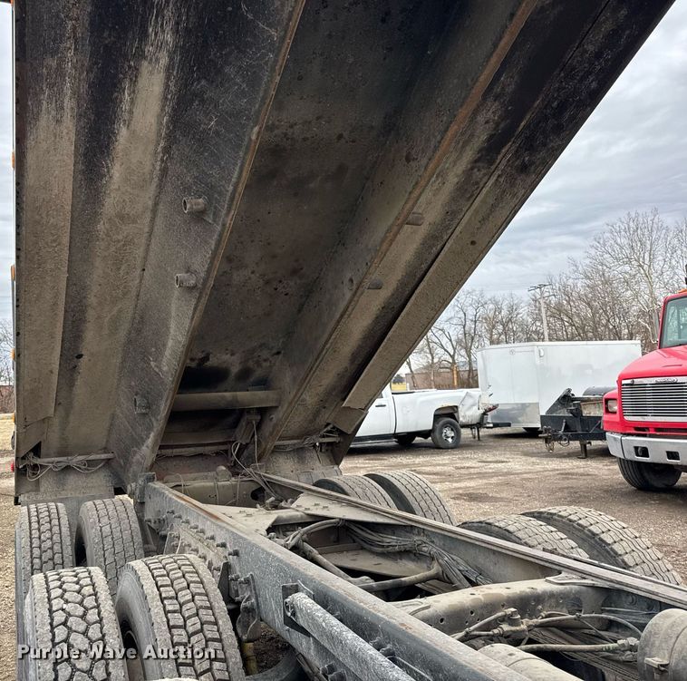 image for item DH9876 1998 Freightliner FLD dump truck