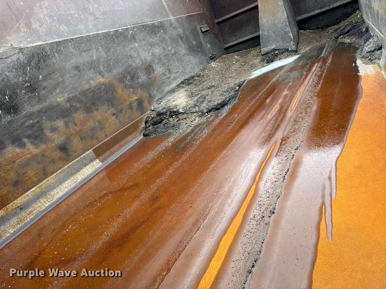 image for item DH9876 1998 Freightliner FLD dump truck