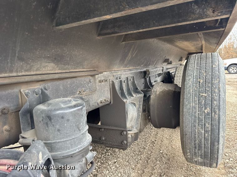 image for item DH9876 1998 Freightliner FLD dump truck