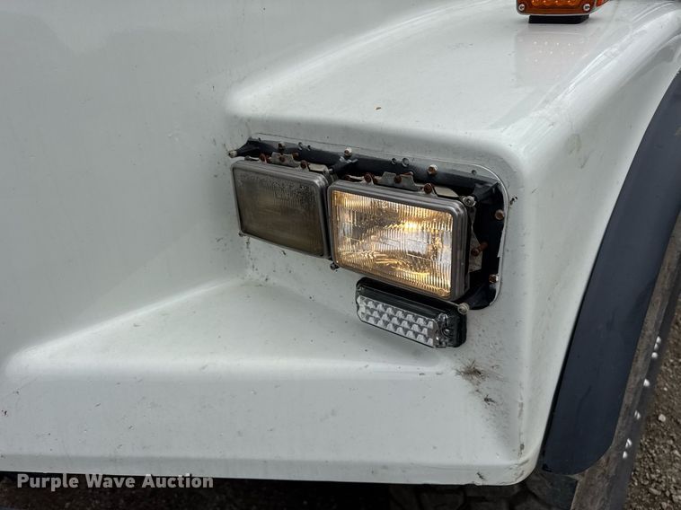 image for item DH9876 1998 Freightliner FLD dump truck